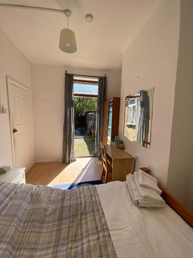 Homestay Near Tottenham Hotspur Stadium Лондон Экстерьер фото