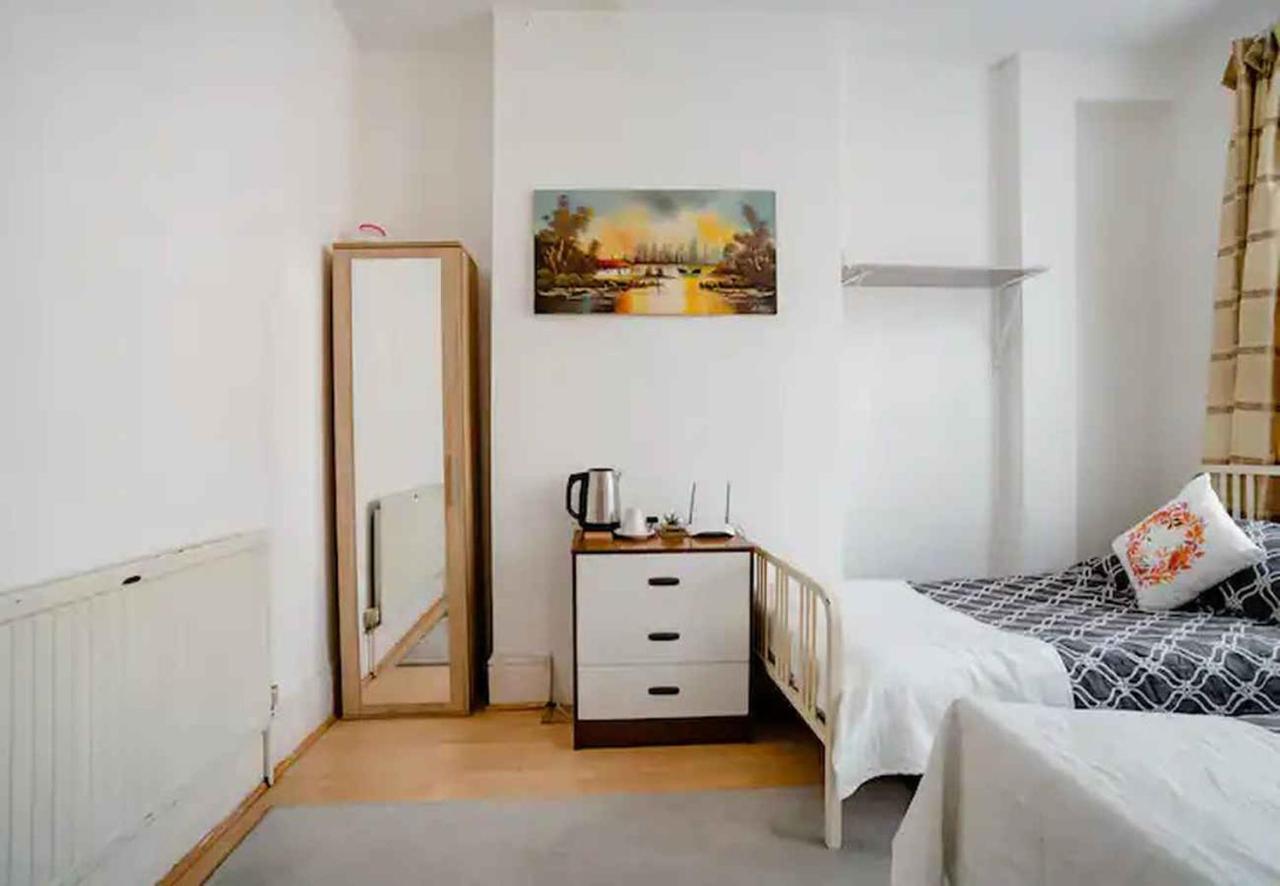 Homestay Near Tottenham Hotspur Stadium Лондон Экстерьер фото
