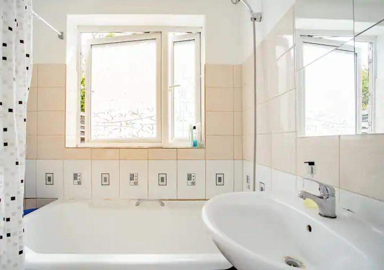 Homestay Near Tottenham Hotspur Stadium Лондон Экстерьер фото