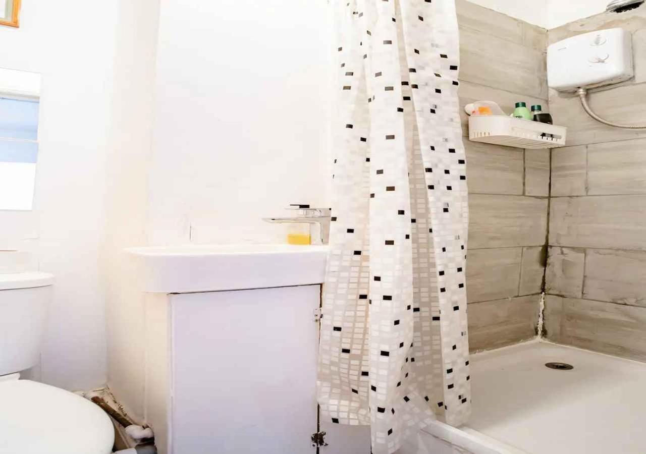 Homestay Near Tottenham Hotspur Stadium Лондон Экстерьер фото
